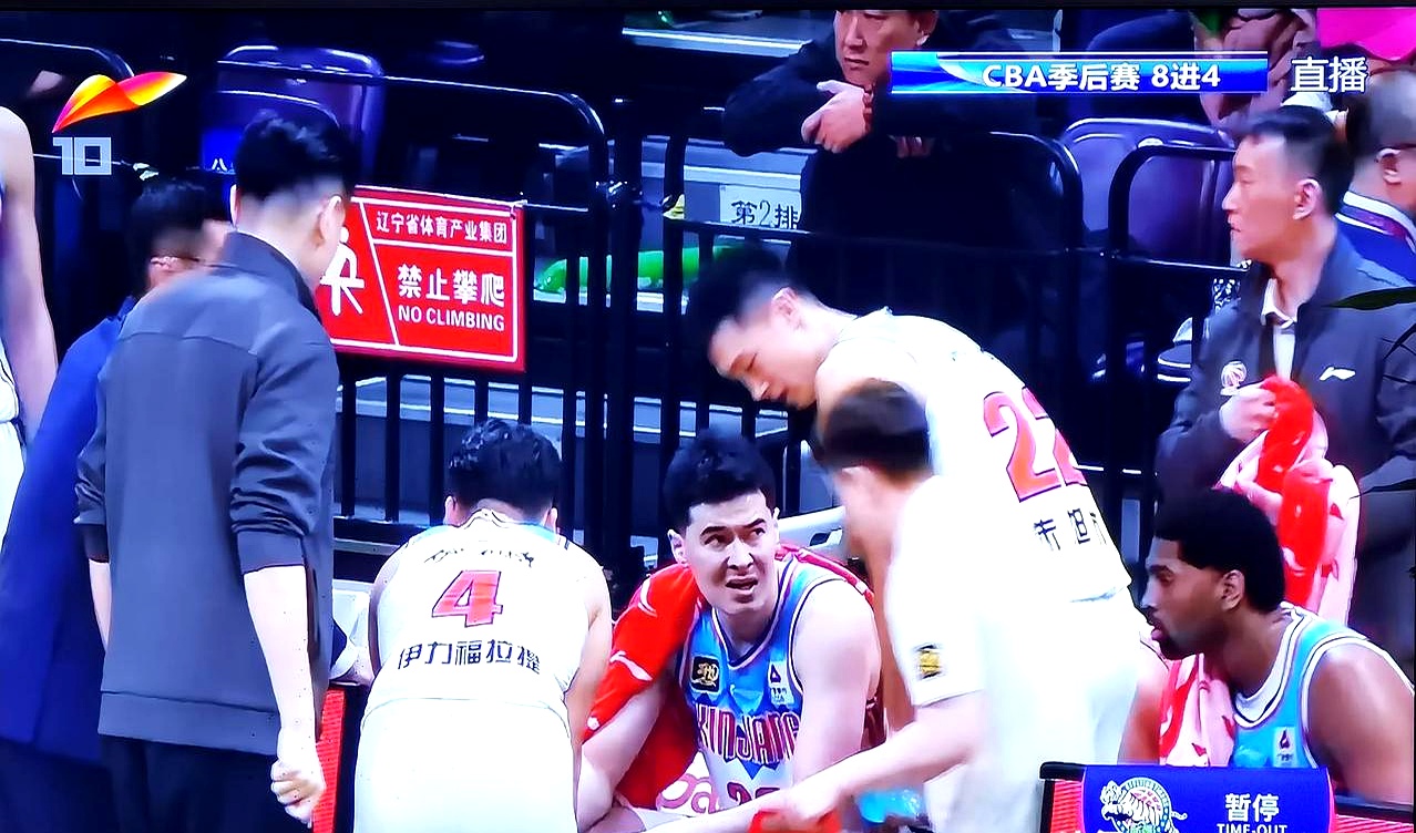 在比赛中一支不被看好的球队力挽狂澜的简单介绍