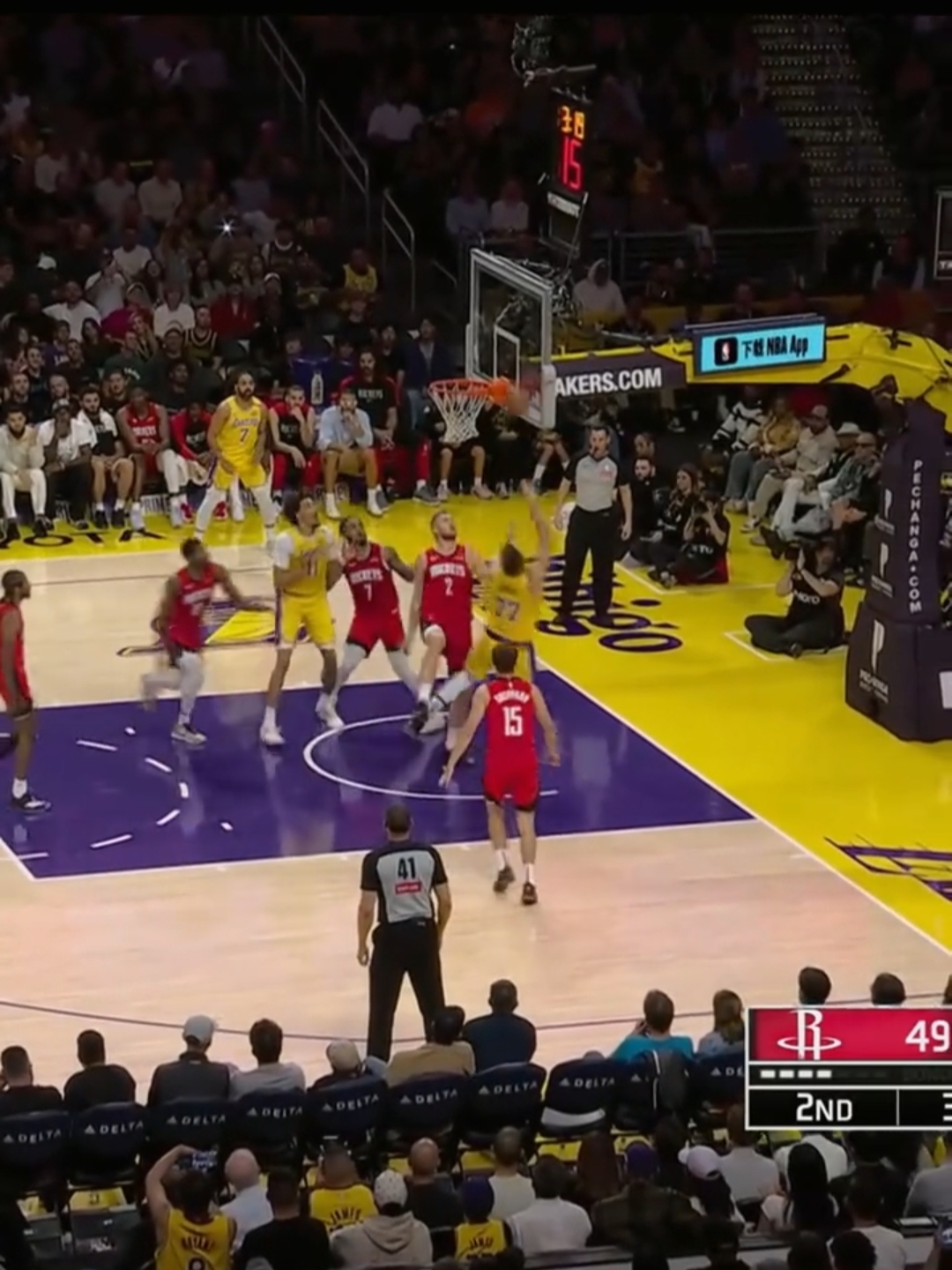 关于心跳加速的篮球赛事，全情投入的表现令人惊叹的信息