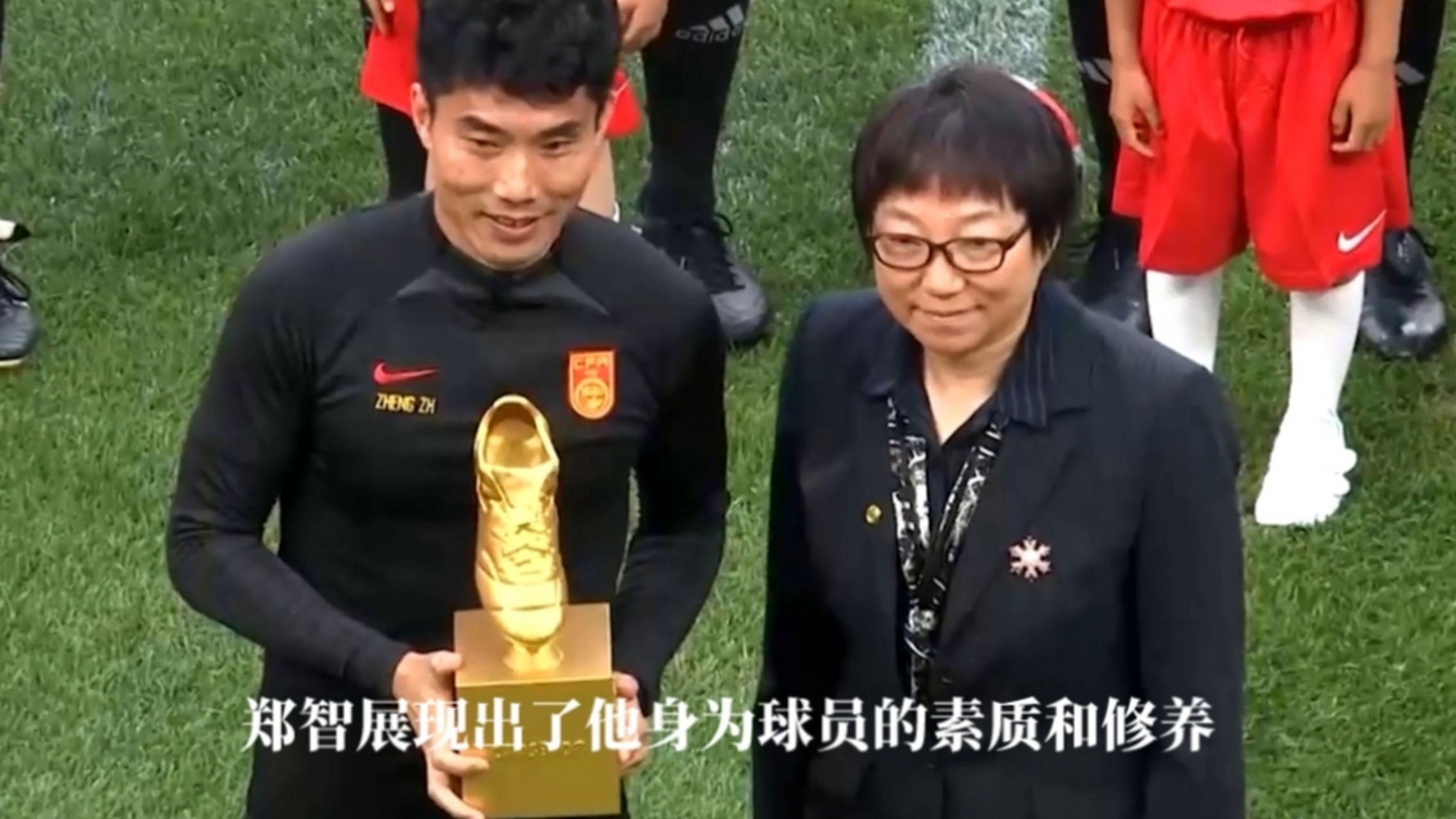 包含土耳其联赛精彩纷呈，引发球迷热议的词条