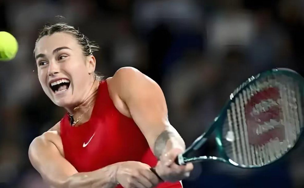 法国女子体操选手领先全场，轻松晋级半决