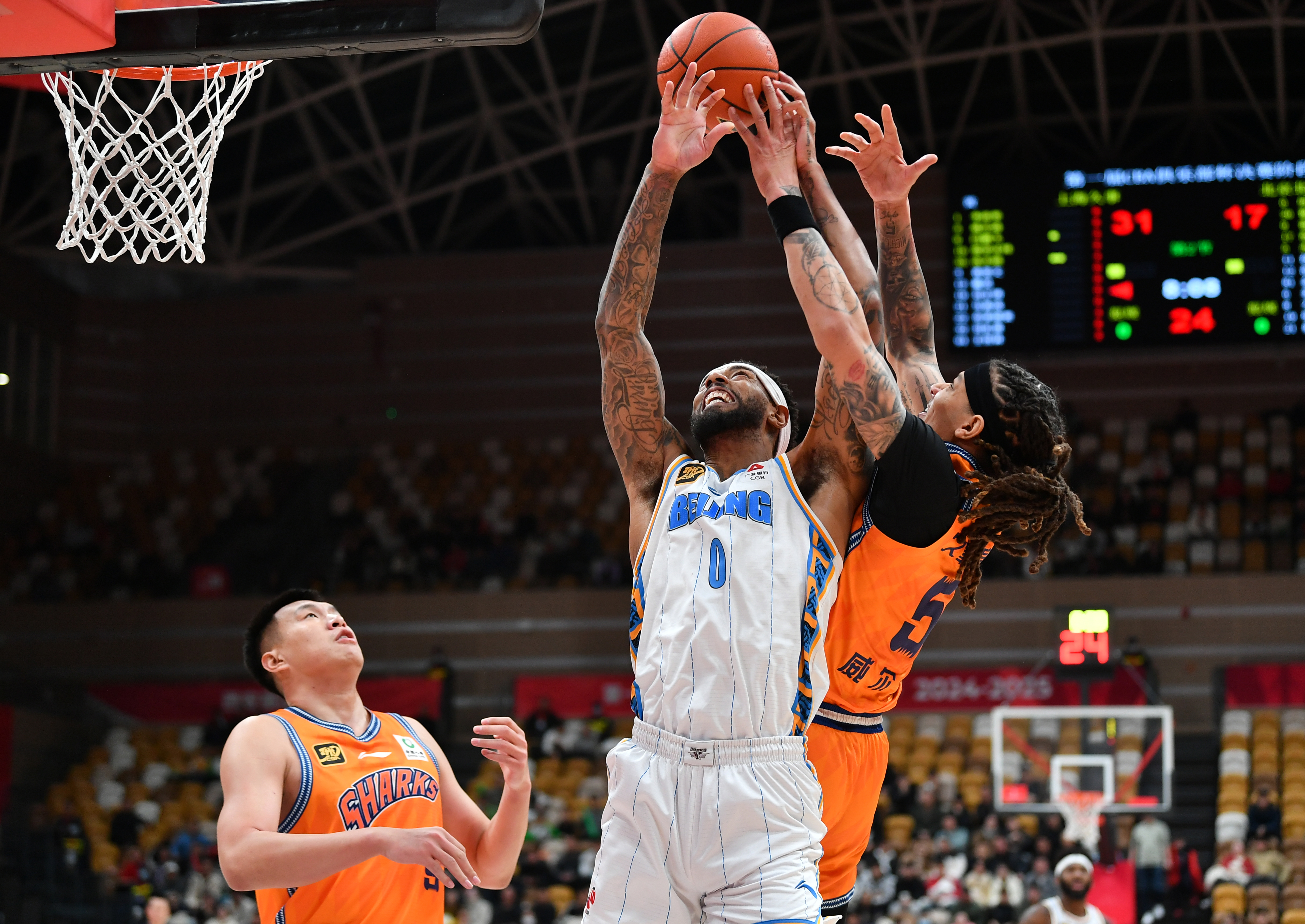 爱游戏亚洲官网-关于上海久事迎接CBA常规赛，主场鏖战夺冠热门球队的信息