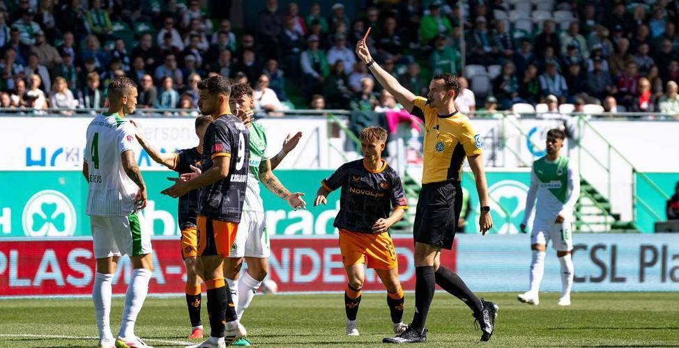 包含凯泽斯劳滕客场惨败汉堡，惨遭逆转告负的词条