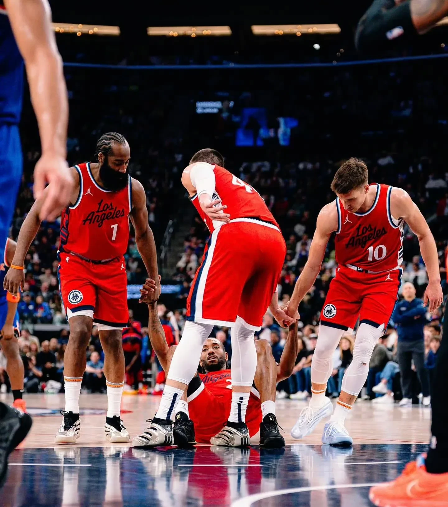 关于骑士球员私下交流战术,为下一场比赛做准备的信息 关于骑士球员私下交流战术,为下一场比赛做准备的信息