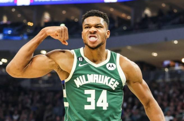 雄鹿队打败篮网队，取得胜利