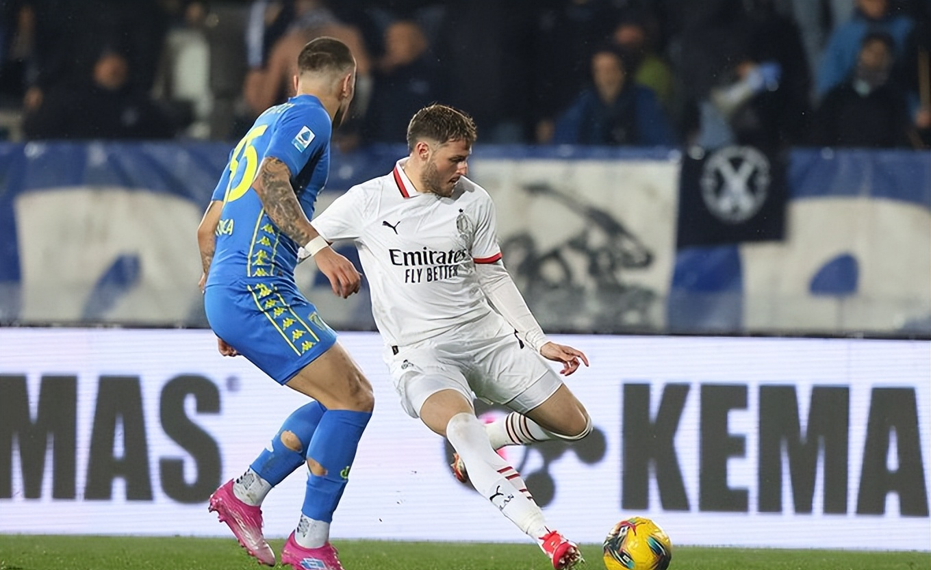 罗马城内大战，AC米兰险胜对手夺分的简单介绍