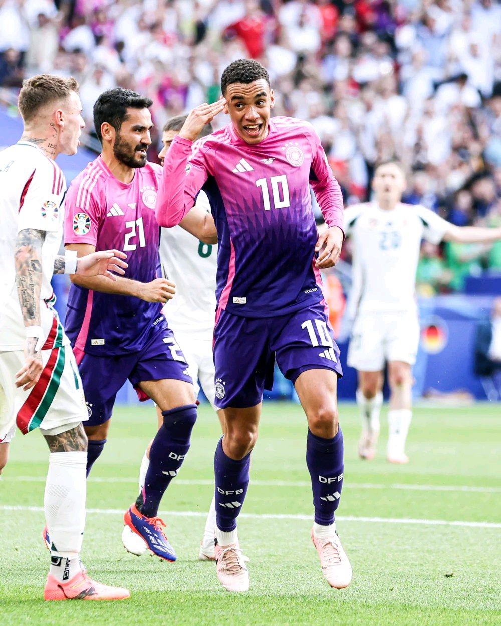 包含瑞士晋级下一轮比赛，与德国拼了个平局的词条