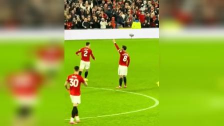 足球经典对决,球场上纷纷战个不停的简单介绍 足球经典对决,球场上纷纷战个不停的简单介绍